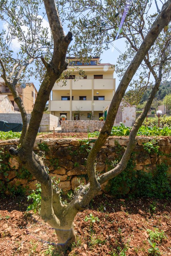 Apartmani Marko I Ana Marina Exterior foto