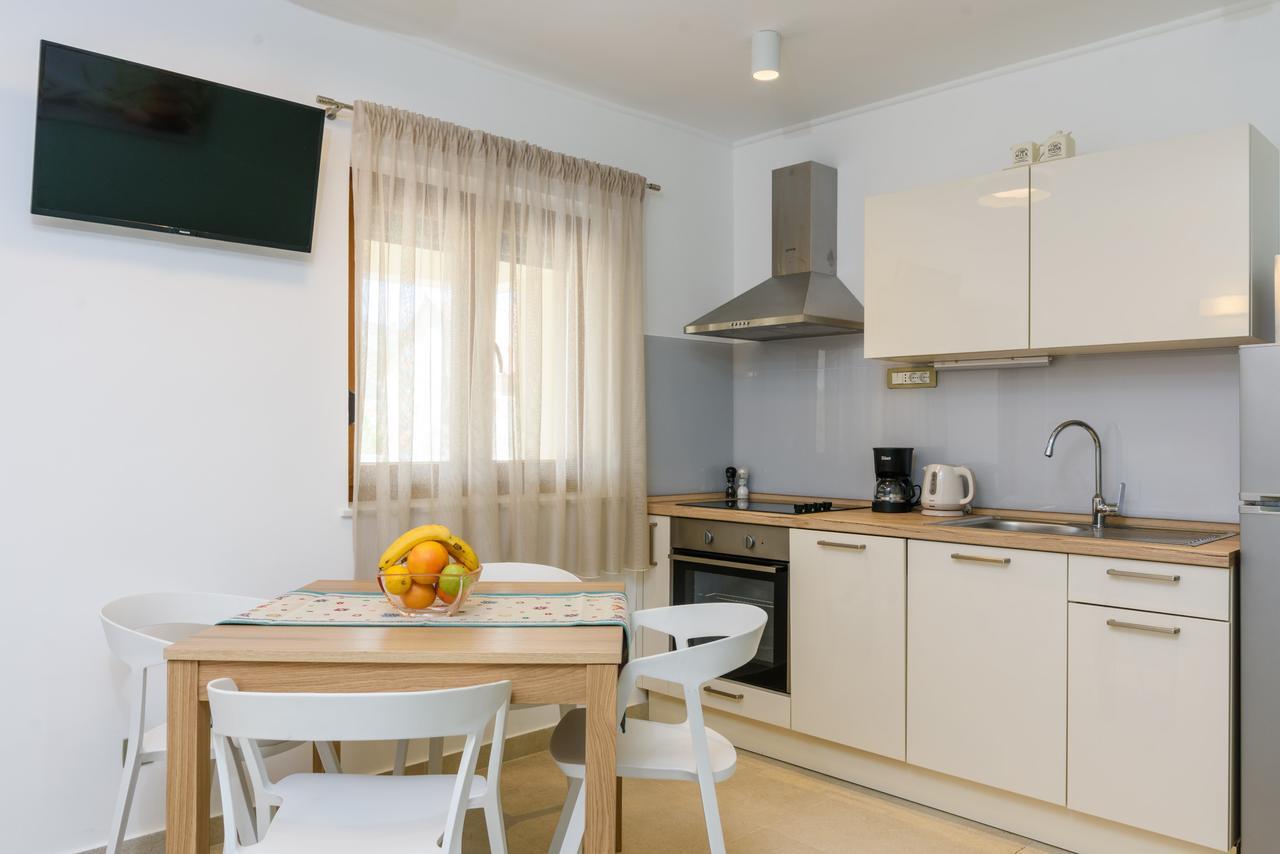 Apartmani Marko I Ana Marina Exterior foto