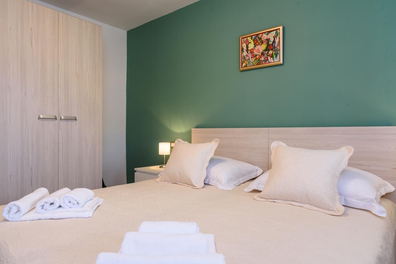 Apartmani Marko I Ana Marina Exterior foto