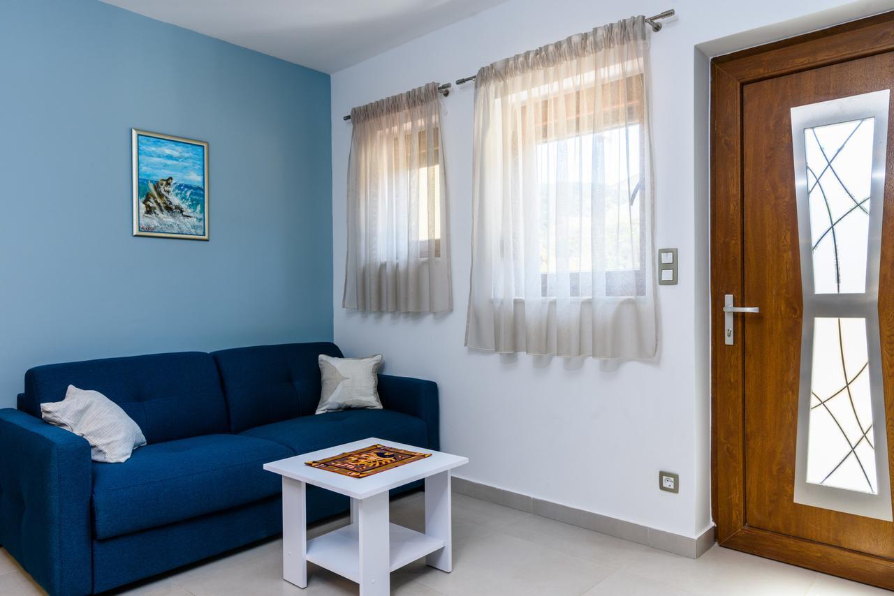 Apartmani Marko I Ana Marina Exterior foto