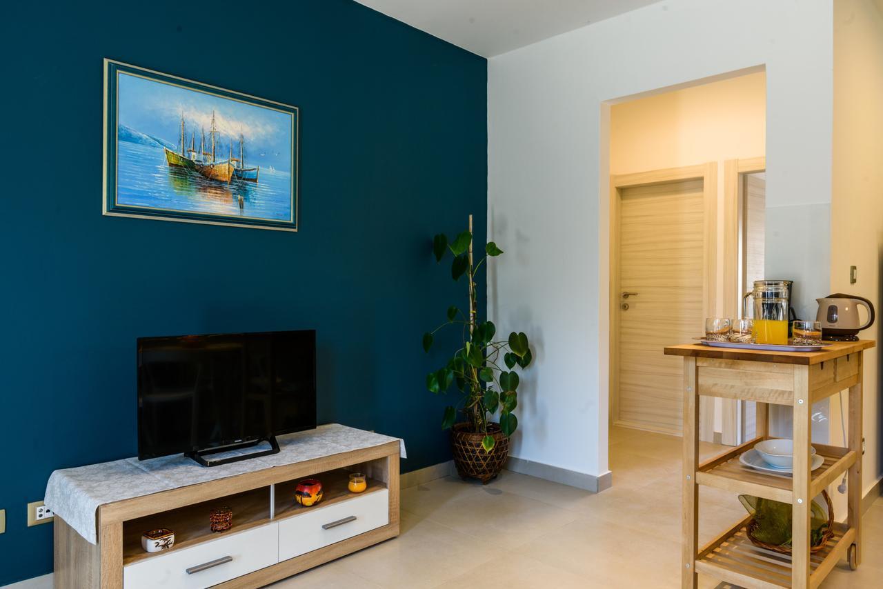 Apartmani Marko I Ana Marina Exterior foto
