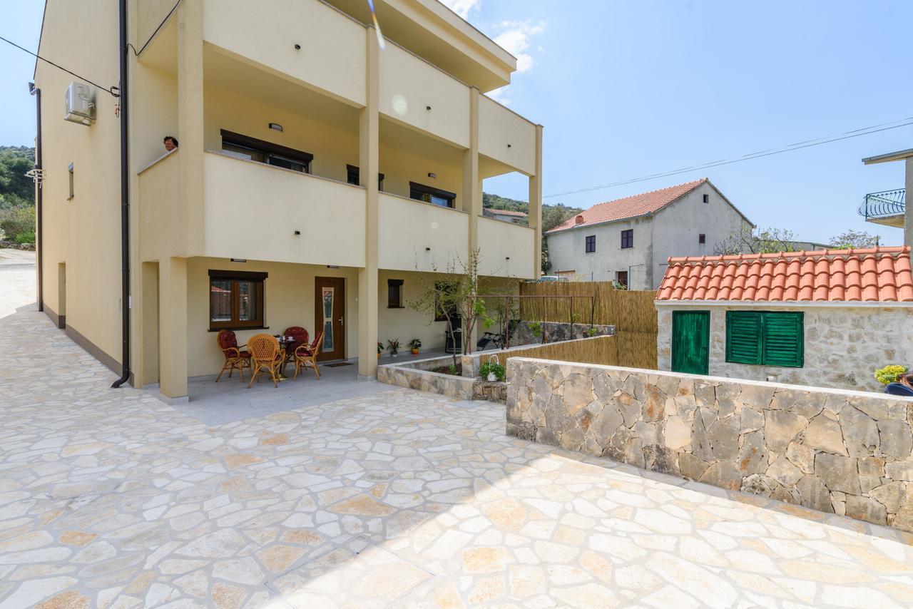 Apartmani Marko I Ana Marina Exterior foto